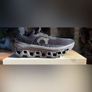 On Running women’s Black Running Shoes
